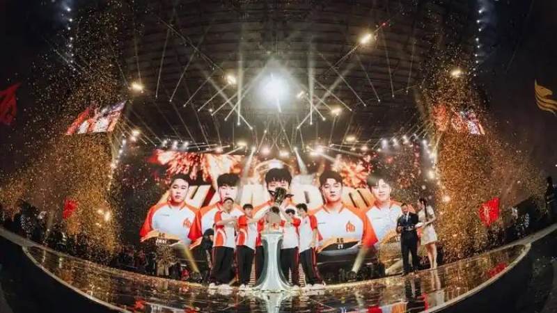 开云kaiyun电竞·(中国区)官方网站 召唤师峡谷的三条兵线与资源分布